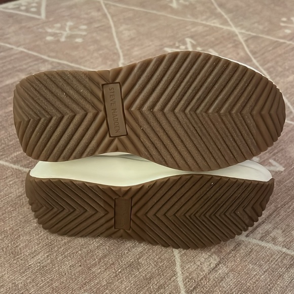 Steve Madden Platform High Tops - Picture 7 of 8